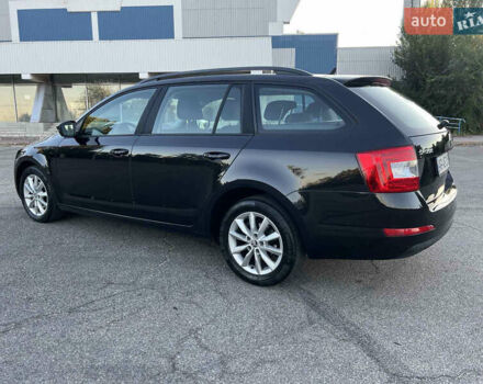Черный Шкода Октавия, объемом двигателя 1.6 л и пробегом 180 тыс. км за 10200 $, фото 7 на Automoto.ua