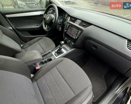 Черный Шкода Октавия, объемом двигателя 2 л и пробегом 301 тыс. км за 9999 $, фото 11 на Automoto.ua