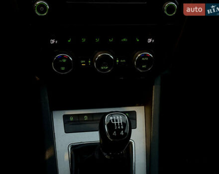 Черный Шкода Октавия, объемом двигателя 1.6 л и пробегом 335 тыс. км за 10000 $, фото 24 на Automoto.ua