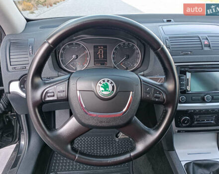 Черный Шкода Октавия, объемом двигателя 1.8 л и пробегом 198 тыс. км за 7900 $, фото 10 на Automoto.ua