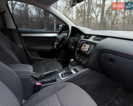 Черный Шкода Октавия, объемом двигателя 1.6 л и пробегом 330 тыс. км за 10300 $, фото 47 на Automoto.ua