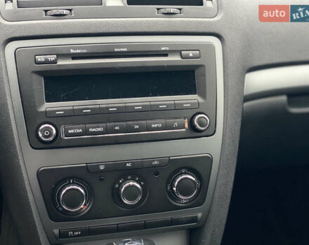 Черный Шкода Октавия, объемом двигателя 1.6 л и пробегом 258 тыс. км за 8500 $, фото 27 на Automoto.ua