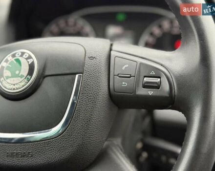 Черный Шкода Октавия, объемом двигателя 1.6 л и пробегом 246 тыс. км за 8900 $, фото 5 на Automoto.ua