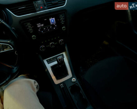 Черный Шкода Октавия, объемом двигателя 1.6 л и пробегом 335 тыс. км за 10000 $, фото 18 на Automoto.ua