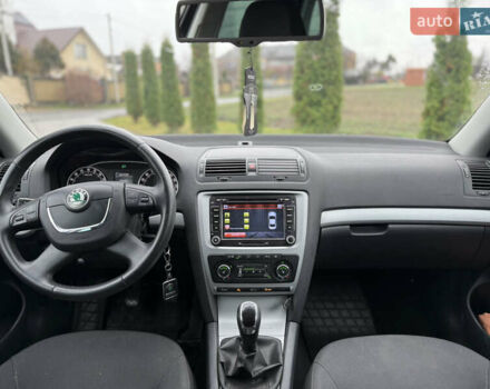 Черный Шкода Октавия, объемом двигателя 1.6 л и пробегом 246 тыс. км за 8900 $, фото 14 на Automoto.ua