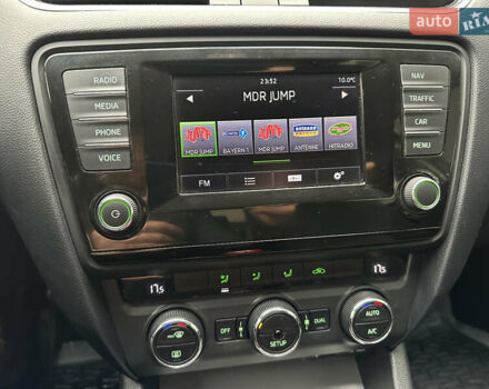 Черный Шкода Октавия, объемом двигателя 1.6 л и пробегом 240 тыс. км за 10500 $, фото 23 на Automoto.ua