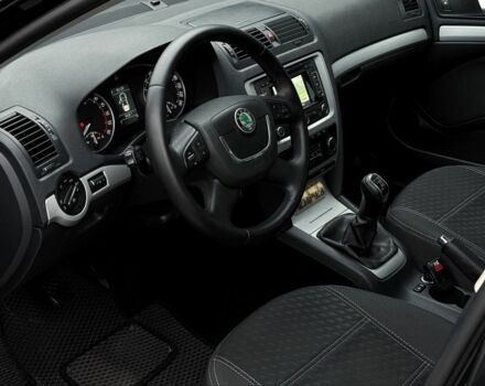 Чорний Шкода Октавія, об'ємом двигуна 1.6 л та пробігом 132 тис. км за 8300 $, фото 6 на Automoto.ua