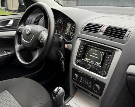 Черный Шкода Октавия, объемом двигателя 1.6 л и пробегом 207 тыс. км за 8999 $, фото 30 на Automoto.ua