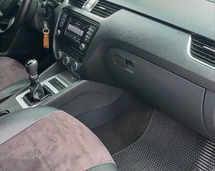 Чорний Шкода Октавія, об'ємом двигуна 1.6 л та пробігом 290 тис. км за 9999 $, фото 10 на Automoto.ua
