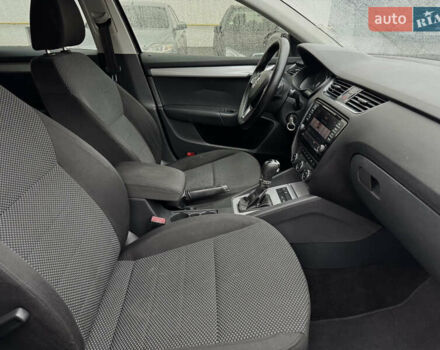 Черный Шкода Октавия, объемом двигателя 2 л и пробегом 301 тыс. км за 9999 $, фото 14 на Automoto.ua