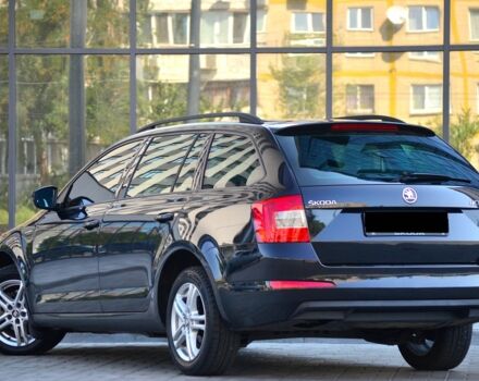 Черный Шкода Октавия, объемом двигателя 1.6 л и пробегом 148 тыс. км за 10500 $, фото 6 на Automoto.ua