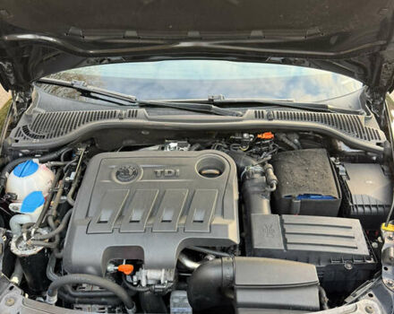 Черный Шкода Октавия, объемом двигателя 2 л и пробегом 217 тыс. км за 10550 $, фото 73 на Automoto.ua