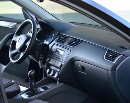 Черный Шкода Октавия, объемом двигателя 1.6 л и пробегом 148 тыс. км за 10500 $, фото 9 на Automoto.ua