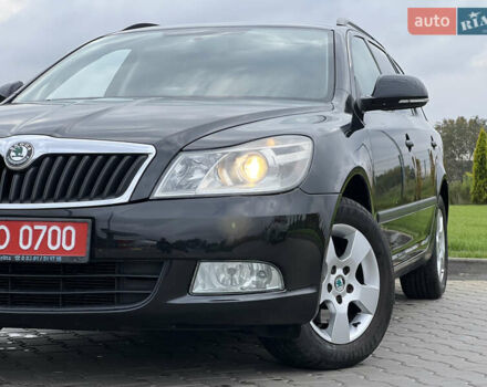 Черный Шкода Октавия, объемом двигателя 1.6 л и пробегом 238 тыс. км за 8100 $, фото 2 на Automoto.ua