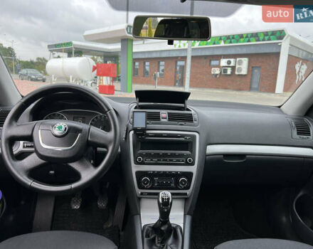 Черный Шкода Октавия, объемом двигателя 1.6 л и пробегом 238 тыс. км за 8100 $, фото 33 на Automoto.ua