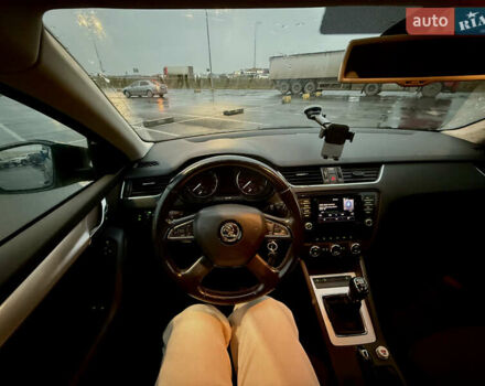 Черный Шкода Октавия, объемом двигателя 1.6 л и пробегом 335 тыс. км за 10000 $, фото 14 на Automoto.ua