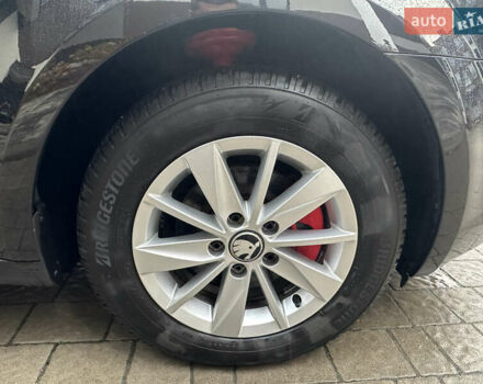 Черный Шкода Октавия, объемом двигателя 1.6 л и пробегом 240 тыс. км за 10500 $, фото 18 на Automoto.ua