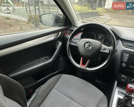 Черный Шкода Октавия, объемом двигателя 1.6 л и пробегом 240 тыс. км за 10500 $, фото 6 на Automoto.ua