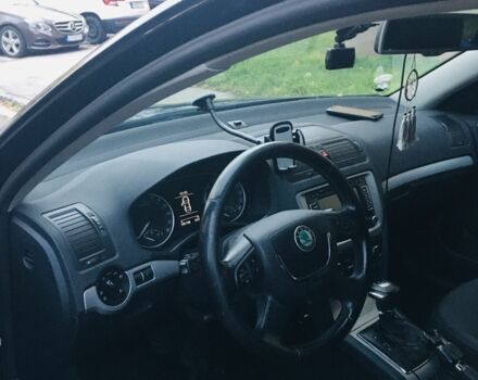 Черный Шкода Октавия, объемом двигателя 2 л и пробегом 270 тыс. км за 9700 $, фото 5 на Automoto.ua