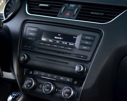 Черный Шкода Октавия, объемом двигателя 1.6 л и пробегом 148 тыс. км за 10500 $, фото 12 на Automoto.ua