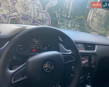 Шкода Октавия 2013 в Киеве на Automoto.ua Черный Шкода Октавия, объемом двигателя 1.97 л и пробегом 381 тыс. км за 10750 $, фото 3 на Automoto.ua