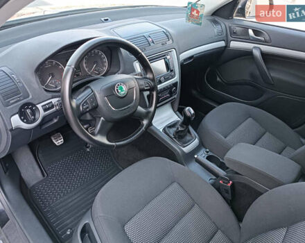 Черный Шкода Октавия, объемом двигателя 1.8 л и пробегом 198 тыс. км за 7900 $, фото 7 на Automoto.ua