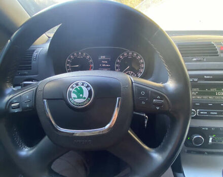 Черный Шкода Октавия, объемом двигателя 2 л и пробегом 350 тыс. км за 8700 $, фото 1 на Automoto.ua