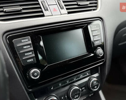 Черный Шкода Октавия, объемом двигателя 1.6 л и пробегом 257 тыс. км за 11150 $, фото 37 на Automoto.ua