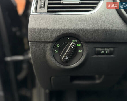 Черный Шкода Октавия, объемом двигателя 2 л и пробегом 301 тыс. км за 9999 $, фото 12 на Automoto.ua