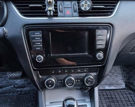 Черный Шкода Октавия, объемом двигателя 1.6 л и пробегом 330 тыс. км за 9500 $, фото 3 на Automoto.ua