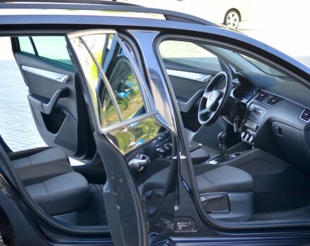 Черный Шкода Октавия, объемом двигателя 1.6 л и пробегом 148 тыс. км за 10500 $, фото 8 на Automoto.ua