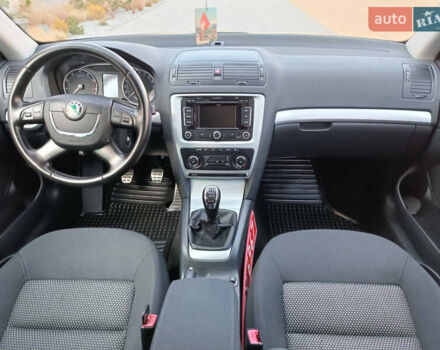 Черный Шкода Октавия, объемом двигателя 1.8 л и пробегом 198 тыс. км за 7900 $, фото 9 на Automoto.ua