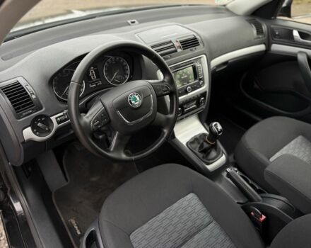 Чорний Шкода Октавія, об'ємом двигуна 1.6 л та пробігом 208 тис. км за 8999 $, фото 10 на Automoto.ua