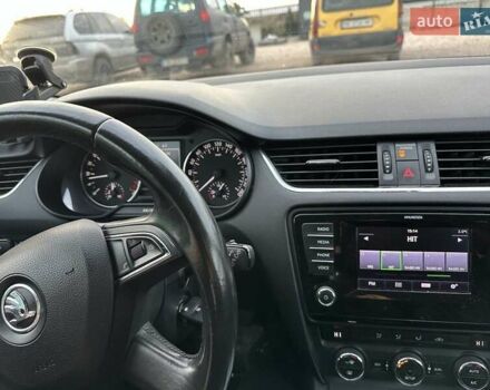 Черный Шкода Октавия, объемом двигателя 1.6 л и пробегом 280 тыс. км за 9100 $, фото 8 на Automoto.ua