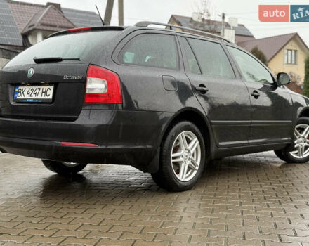 Черный Шкода Октавия, объемом двигателя 1.6 л и пробегом 246 тыс. км за 8900 $, фото 7 на Automoto.ua