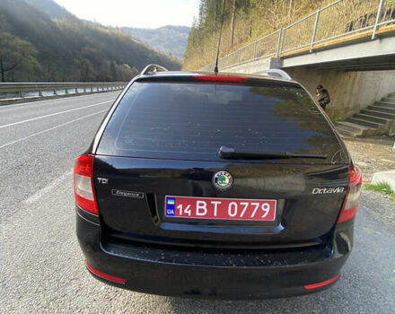 Черный Шкода Октавия, объемом двигателя 2 л и пробегом 350 тыс. км за 8700 $, фото 3 на Automoto.ua