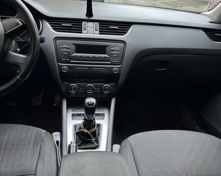 Чорний Шкода Октавія, об'ємом двигуна 1.6 л та пробігом 243 тис. км за 9700 $, фото 2 на Automoto.ua