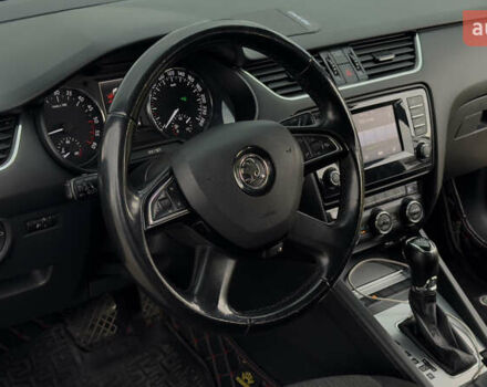 Шкода Октавия 2014 в Днепре (Днепропетровске) на Automoto.ua Черный Шкода Октавия, объемом двигателя 1.97 л и пробегом 192 тыс. км за 11500 $, фото 9 на Automoto.ua