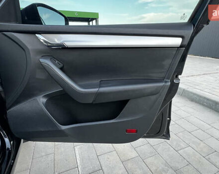 Чорний Шкода Октавія, об'ємом двигуна 1.6 л та пробігом 157 тис. км за 9999 $, фото 53 на Automoto.ua