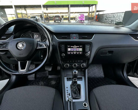 Чорний Шкода Октавія, об'ємом двигуна 1.6 л та пробігом 157 тис. км за 9999 $, фото 49 на Automoto.ua