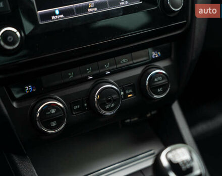 Чорний Шкода Октавія, об'ємом двигуна 1.6 л та пробігом 225 тис. км за 13400 $, фото 25 на Automoto.ua