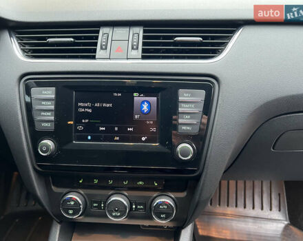 Черный Шкода Октавия, объемом двигателя 2 л и пробегом 312 тыс. км за 13500 $, фото 32 на Automoto.ua