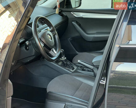 Черный Шкода Октавия, объемом двигателя 2 л и пробегом 312 тыс. км за 13500 $, фото 48 на Automoto.ua