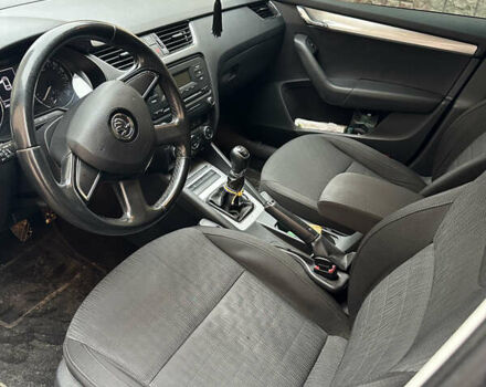 Черный Шкода Октавия, объемом двигателя 1.6 л и пробегом 243 тыс. км за 9700 $, фото 5 на Automoto.ua