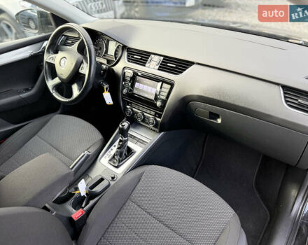 Черный Шкода Октавия, объемом двигателя 1.6 л и пробегом 218 тыс. км за 11950 $, фото 24 на Automoto.ua