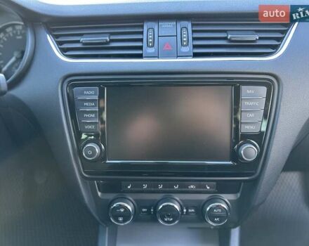 Черный Шкода Октавия, объемом двигателя 1.6 л и пробегом 209 тыс. км за 11500 $, фото 6 на Automoto.ua