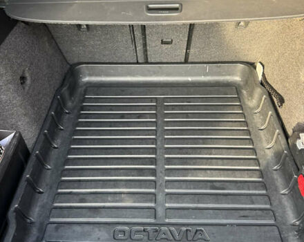Черный Шкода Октавия, объемом двигателя 1.6 л и пробегом 320 тыс. км за 11300 $, фото 11 на Automoto.ua