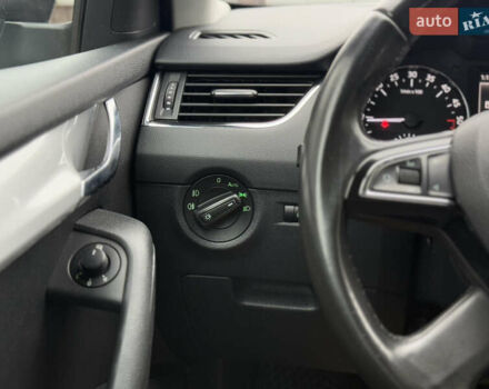 Черный Шкода Октавия, объемом двигателя 1.6 л и пробегом 232 тыс. км за 9900 $, фото 12 на Automoto.ua