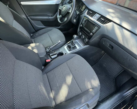 Черный Шкода Октавия, объемом двигателя 1.6 л и пробегом 299 тыс. км за 9999 $, фото 8 на Automoto.ua