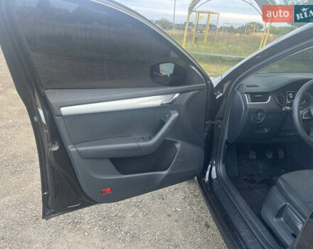 Черный Шкода Октавия, объемом двигателя 2 л и пробегом 296 тыс. км за 11800 $, фото 28 на Automoto.ua